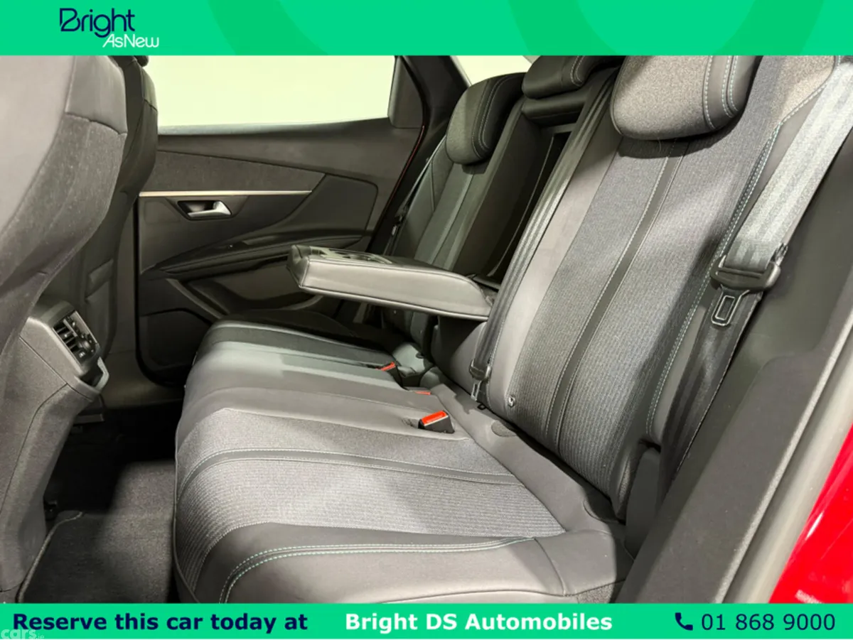Peugeot 3008 MPV, Diesel, 2023, Red