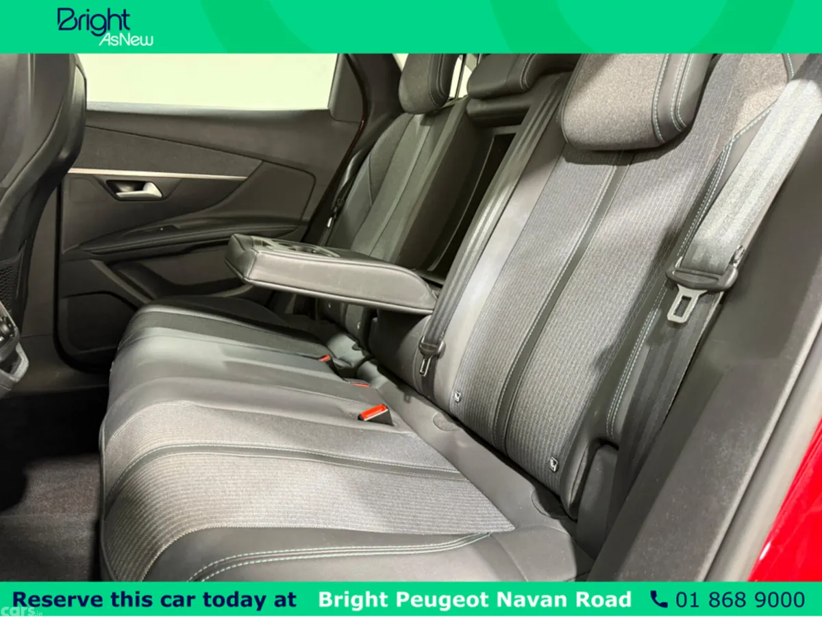 Peugeot 3008 MPV, Petrol, 2021, Red