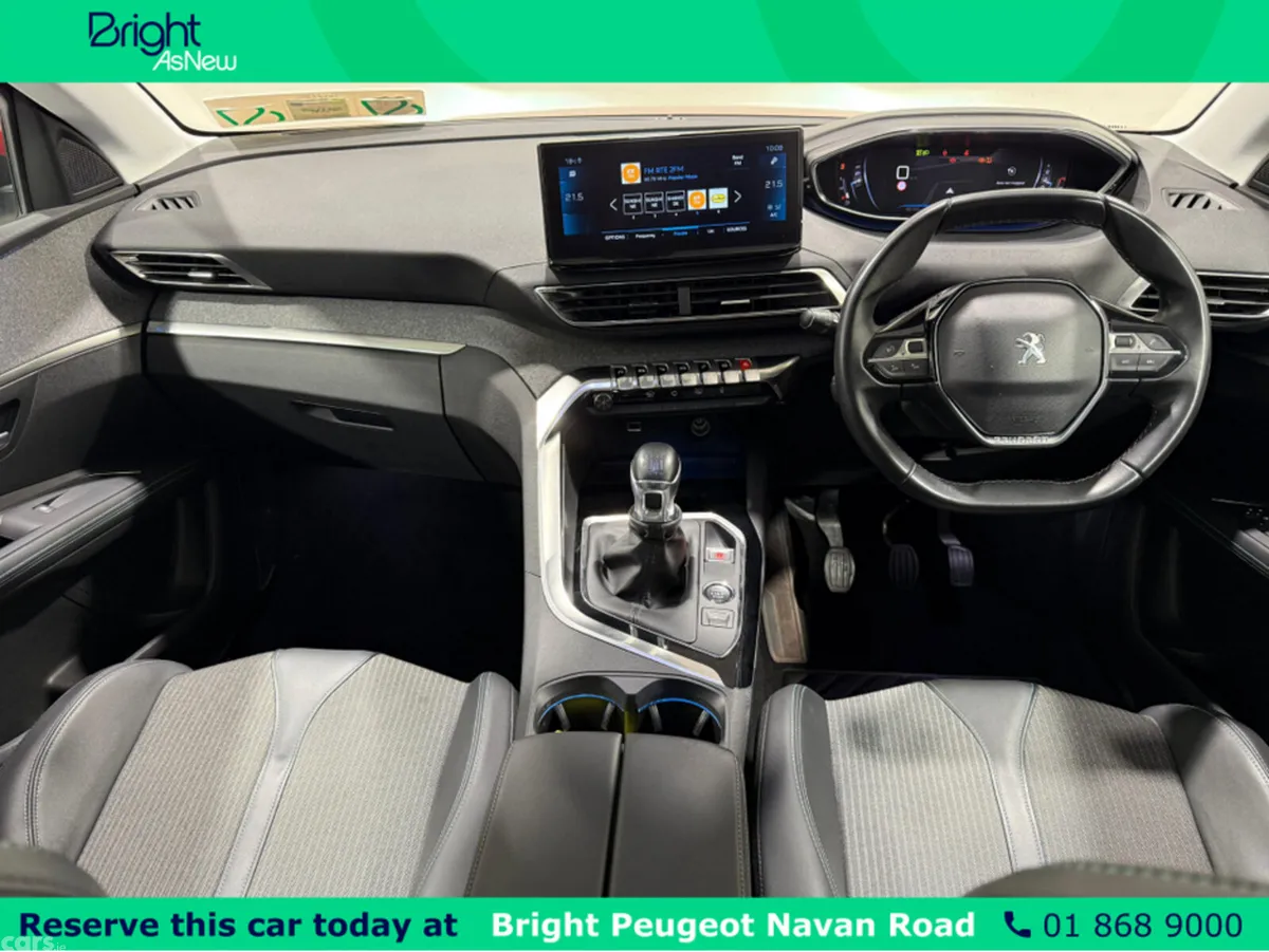 Peugeot 3008 MPV, Petrol, 2021, Red