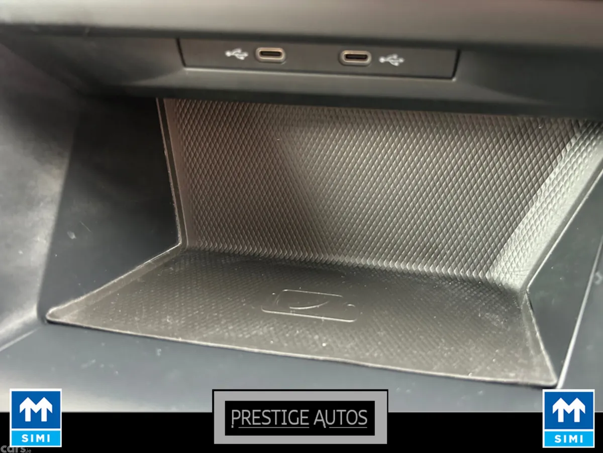 Volkswagen Golf Estate, Petrol, 2021, Black