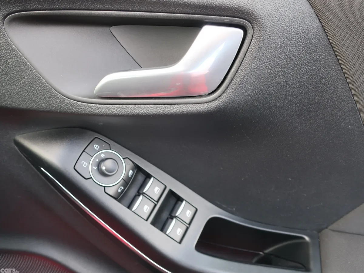 Ford Puma MPV, Petrol Hybrid, 2023, Red