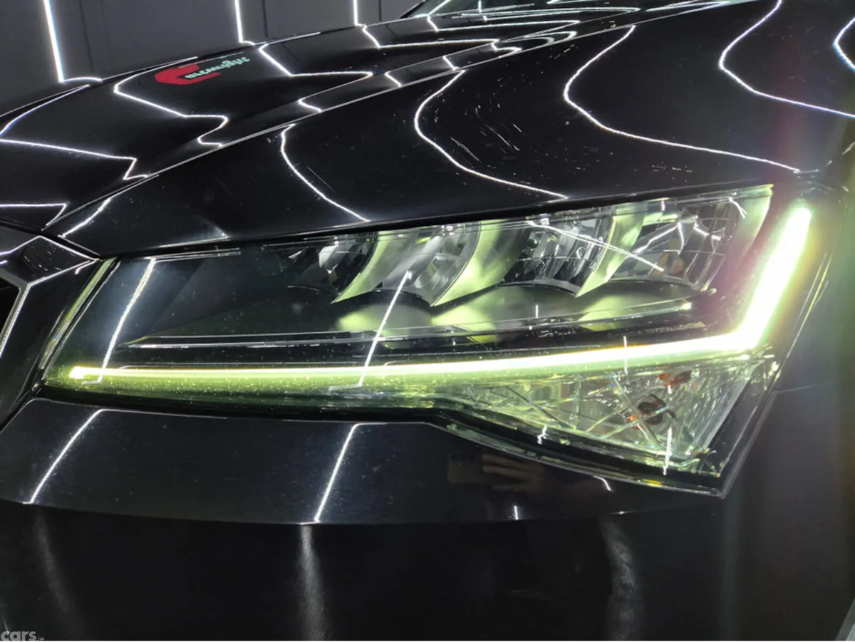 Skoda Superb Hatchback, Diesel, 2020, Black