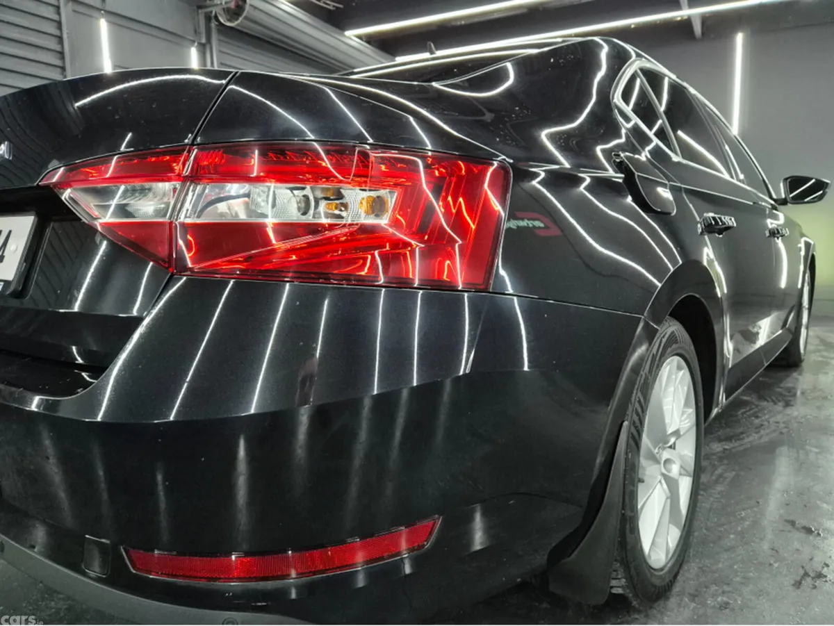 Skoda Superb Hatchback, Diesel, 2020, Black