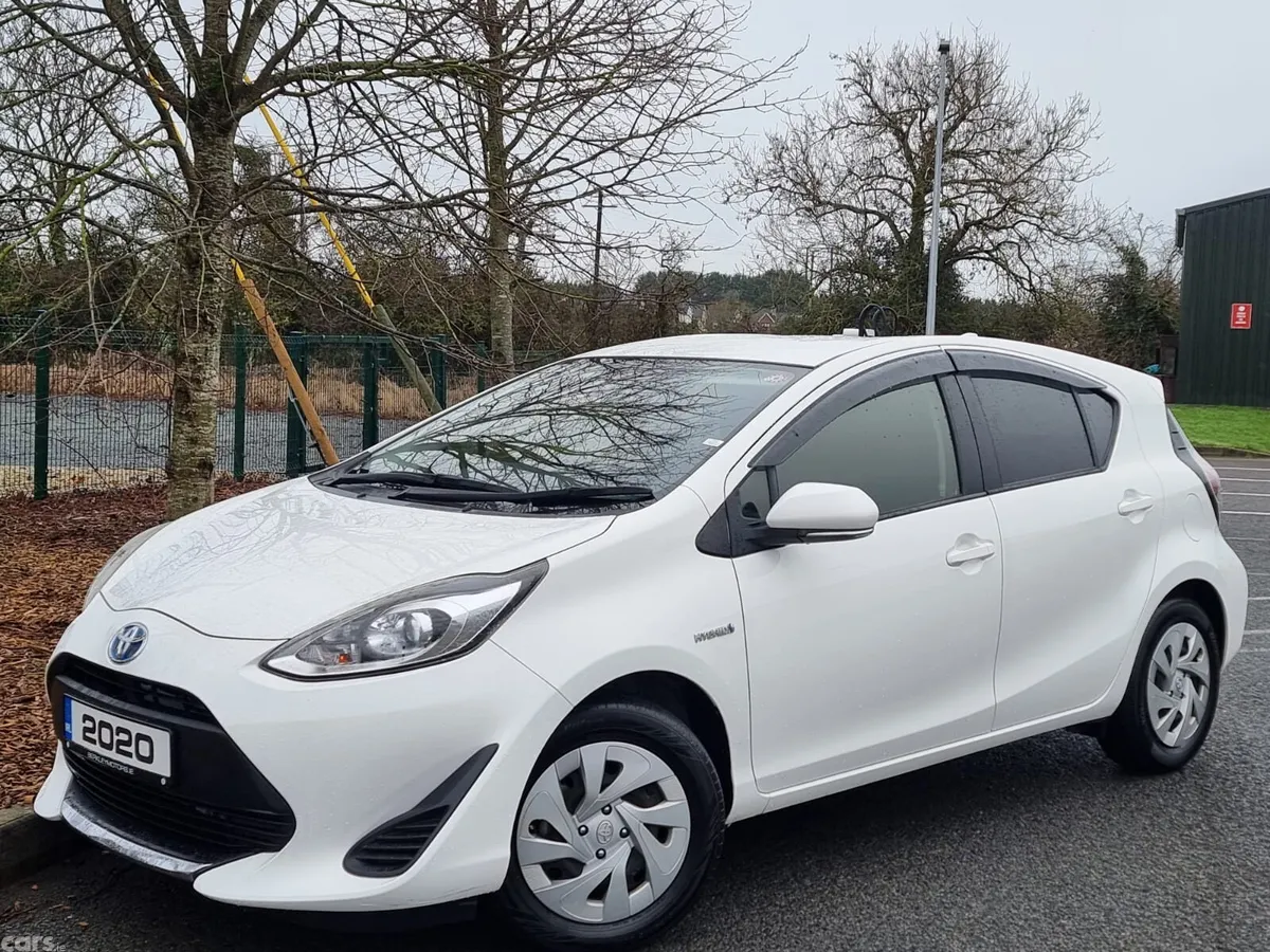 Toyota Aqua Hatchback, Petrol Hybrid, 2020, White
