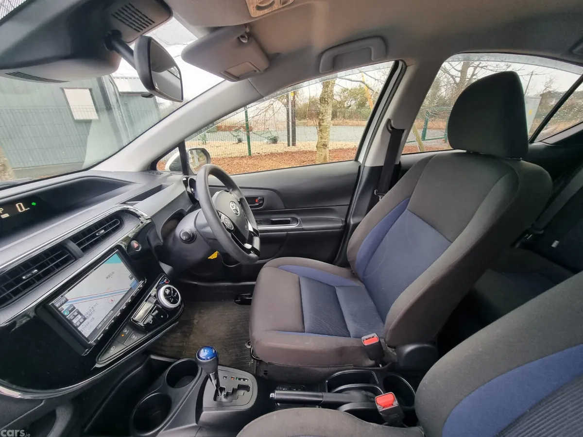 Toyota Aqua Hatchback, Petrol Hybrid, 2020, White