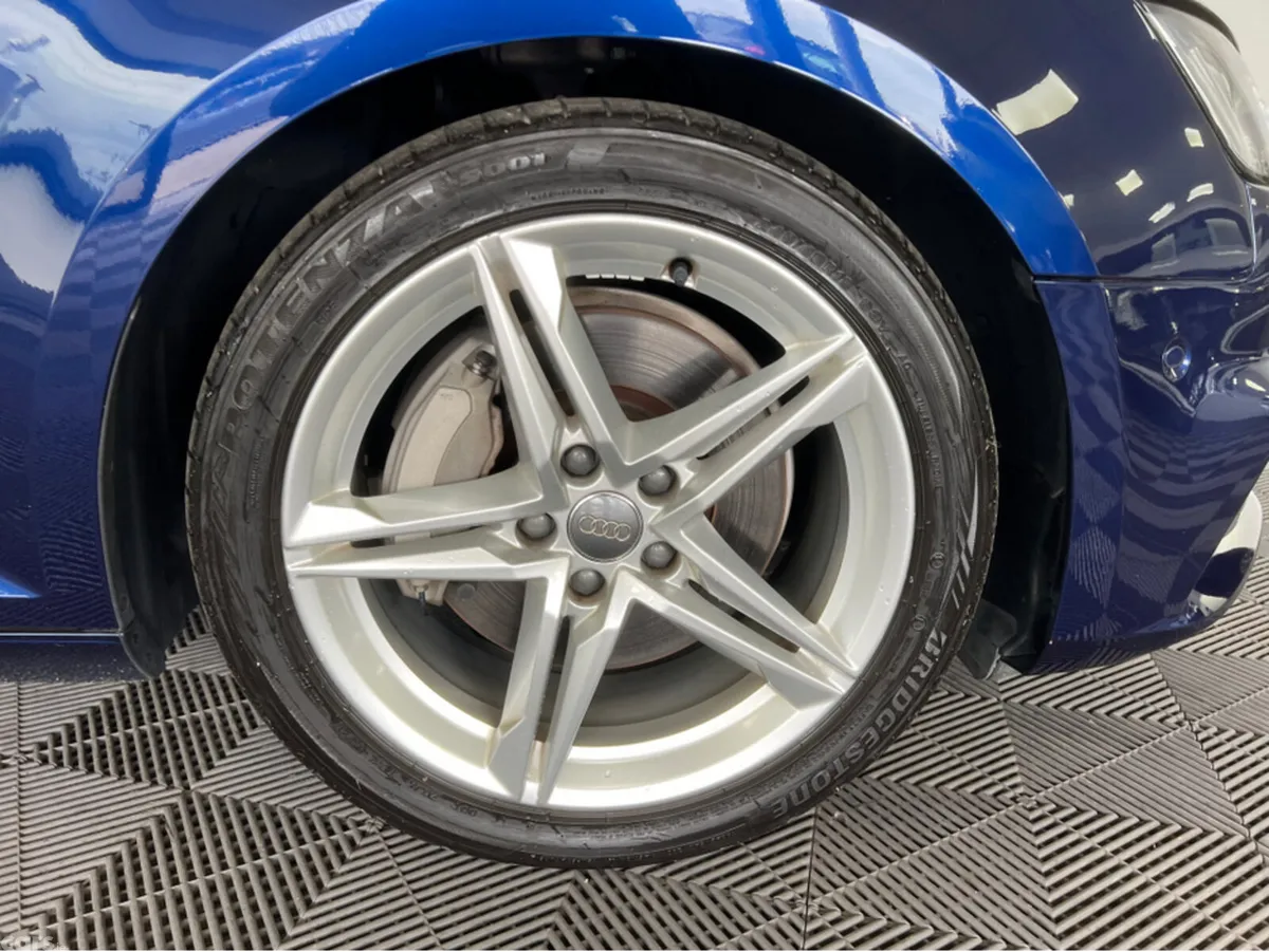 Audi A4 Estate, Petrol, 2019, Blue