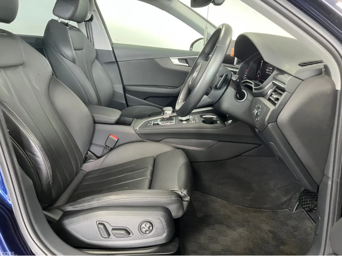 Audi A4 Estate, Petrol, 2019, Blue