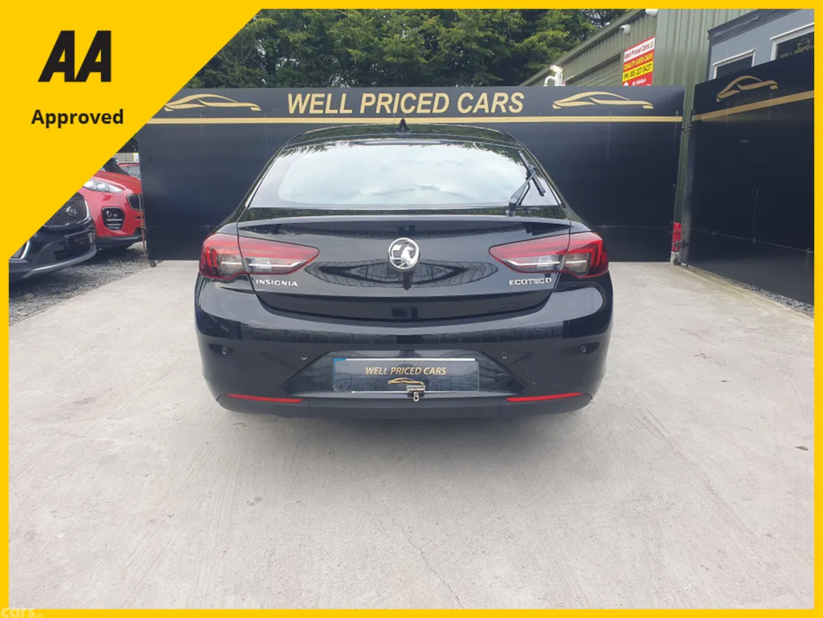 Vauxhall Insignia Hatchback, Diesel, 2017, Black