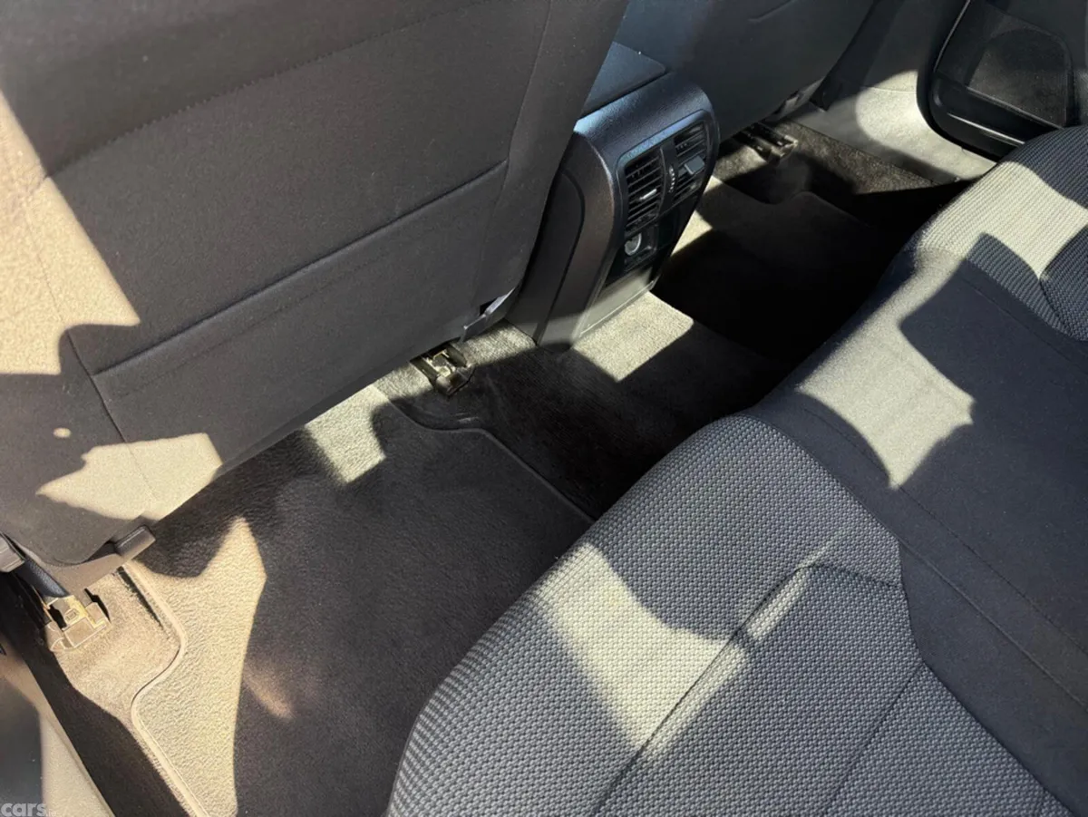 Volkswagen Passat Saloon, Diesel, 2013, Brown