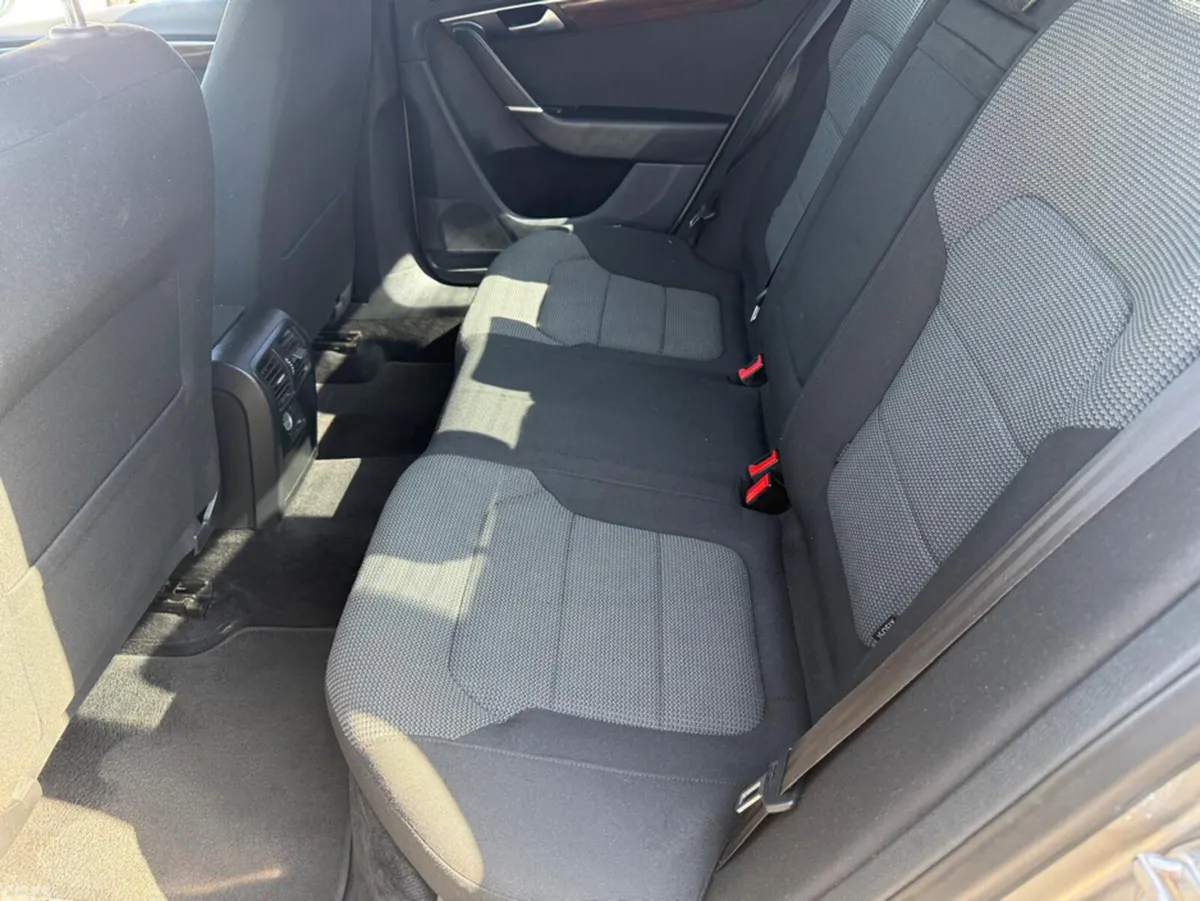 Volkswagen Passat Saloon, Diesel, 2013, Brown