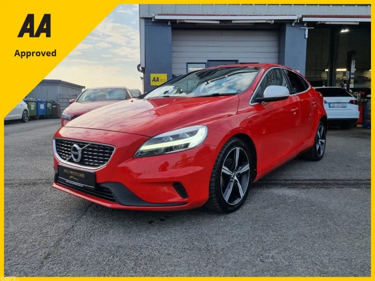 Volvo V40 Hatchback, Diesel, 2016, Red