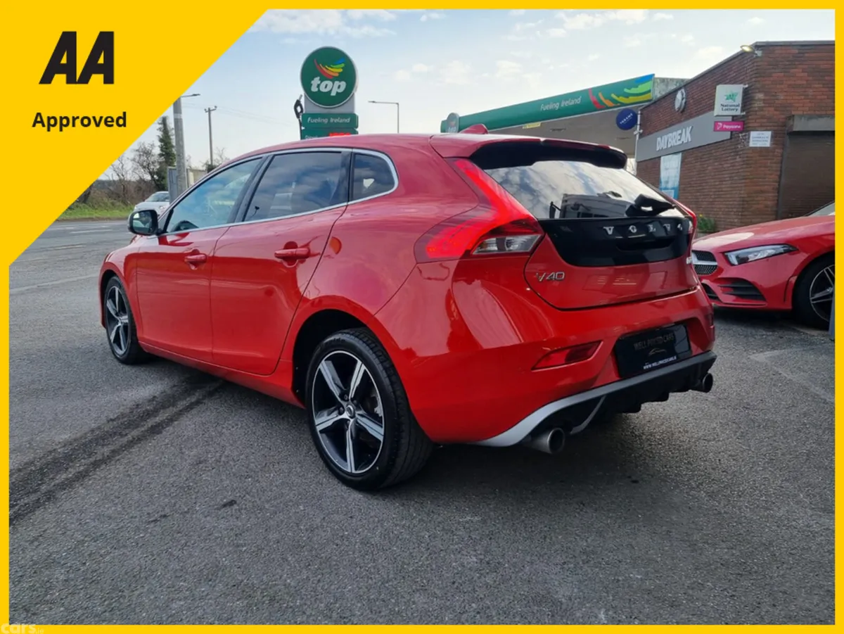 Volvo V40 Hatchback, Diesel, 2016, Red