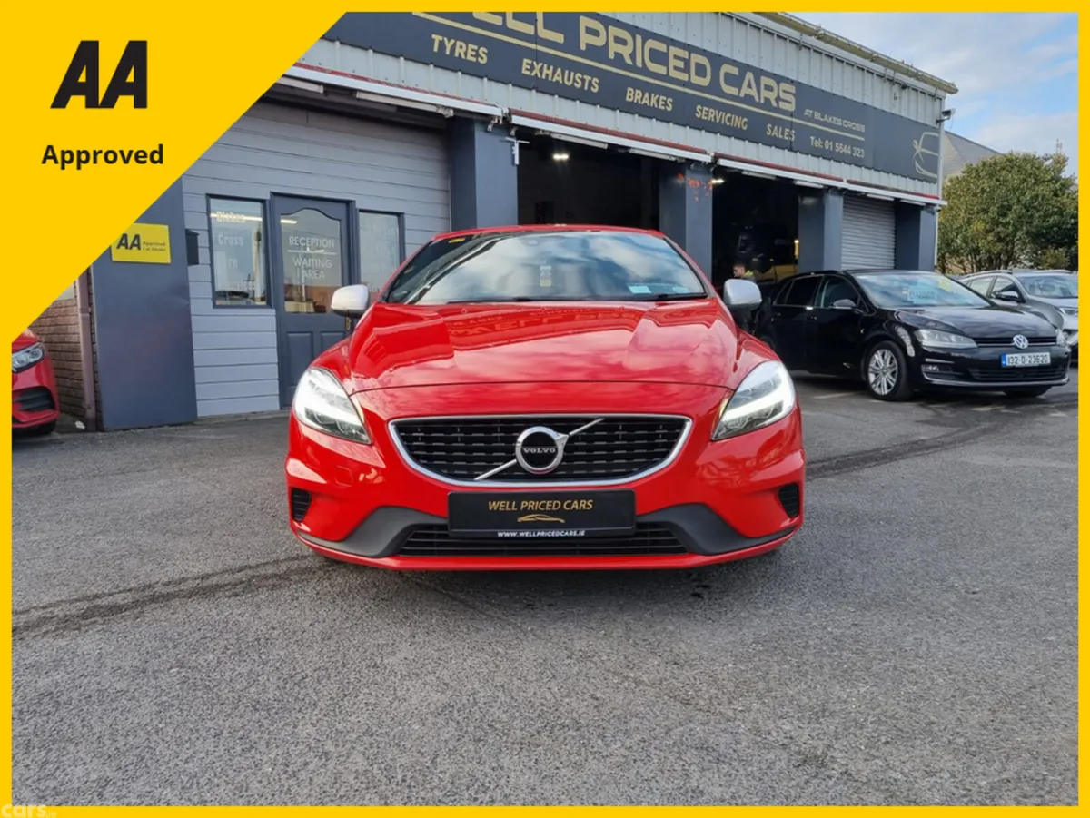 Volvo V40 Hatchback, Diesel, 2016, Red