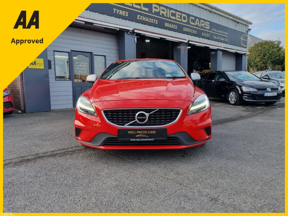 Volvo V40 Hatchback, Diesel, 2016, Red