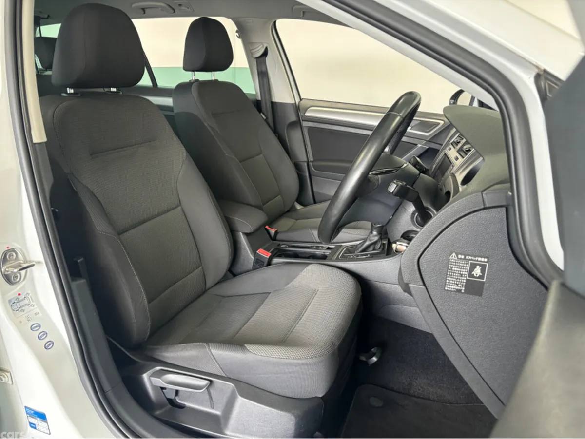 Volkswagen Golf Estate, Petrol, 2014, White