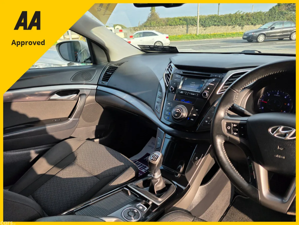 Hyundai i40 Saloon, Diesel, 2016, Beige