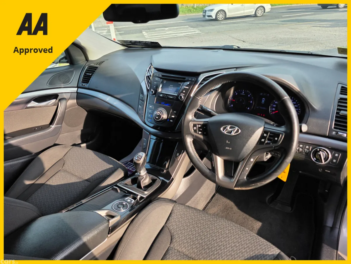 Hyundai i40 Saloon, Diesel, 2016, Beige