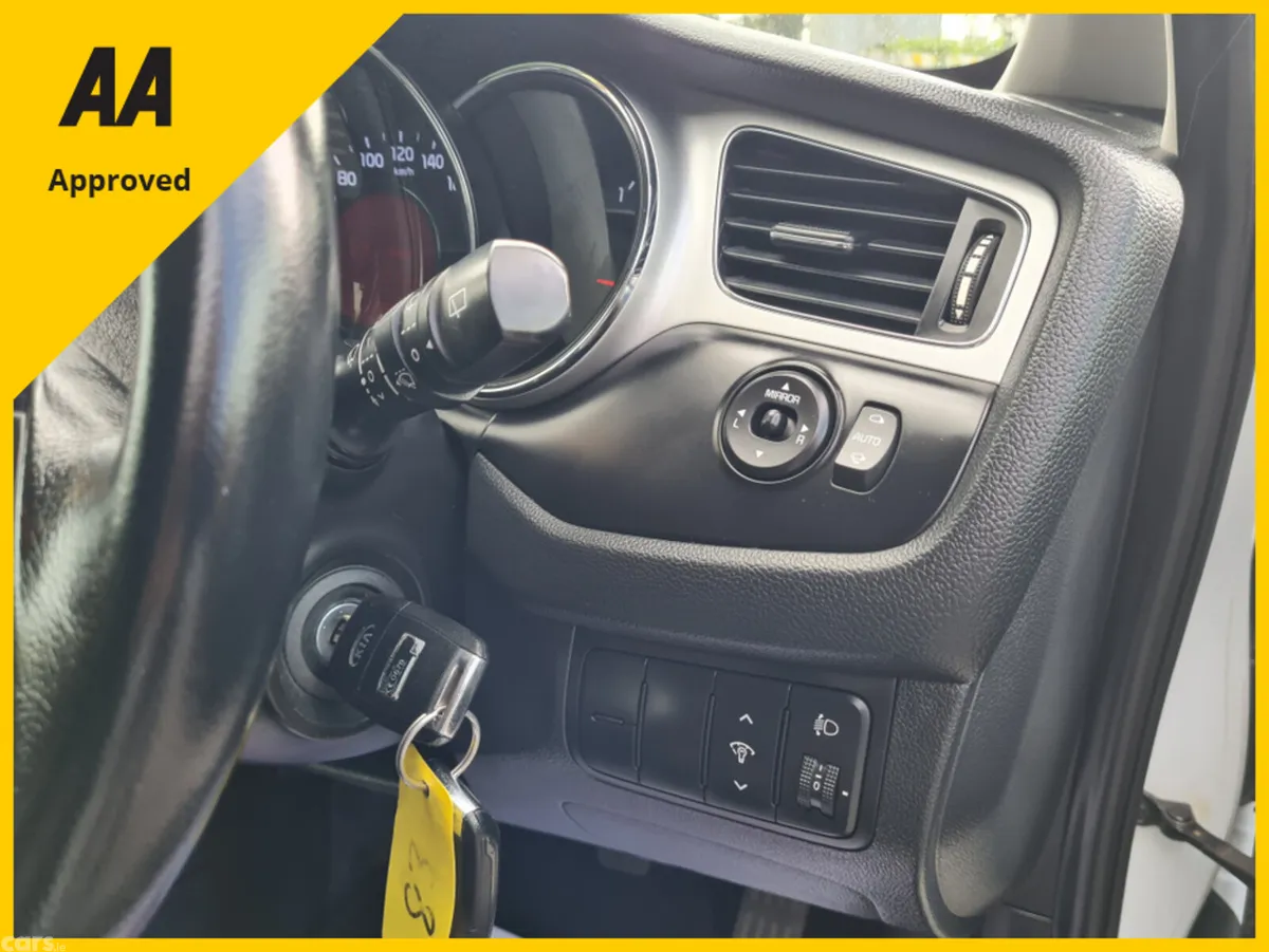 Kia Ceed Hatchback, Diesel, 2015, White