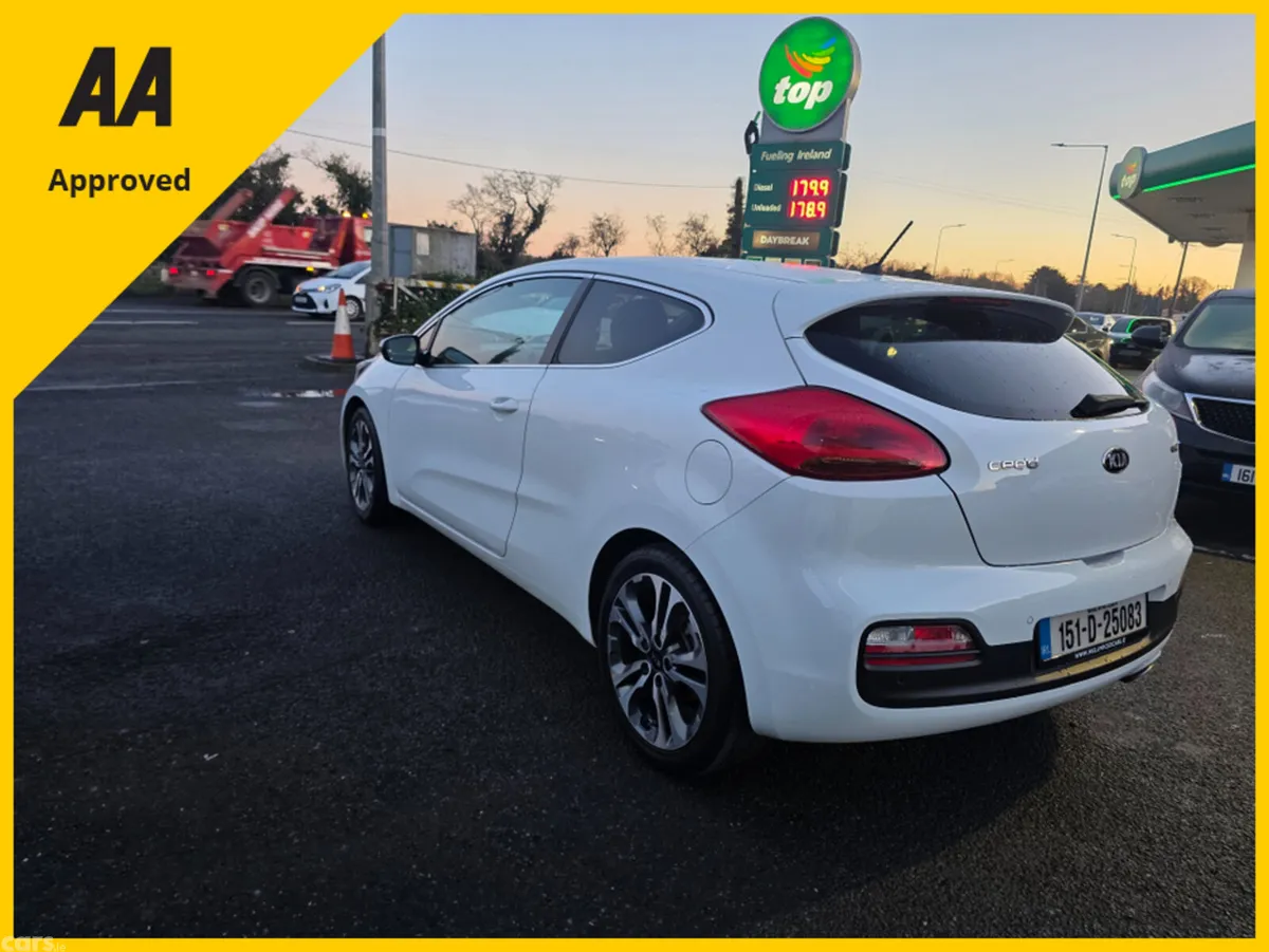 Kia Ceed Hatchback, Diesel, 2015, White