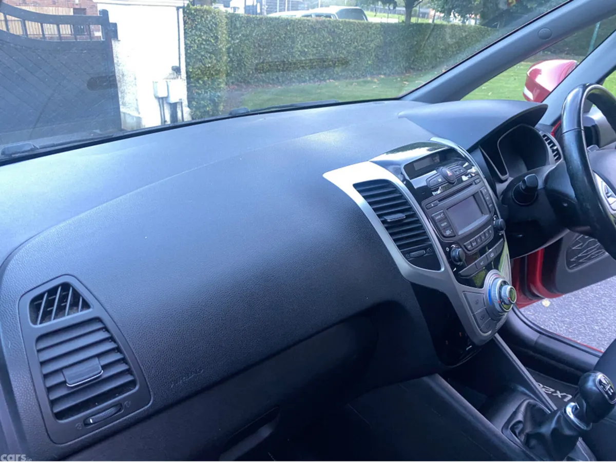 Hyundai ix20 Hatchback, Petrol, 2017, Red