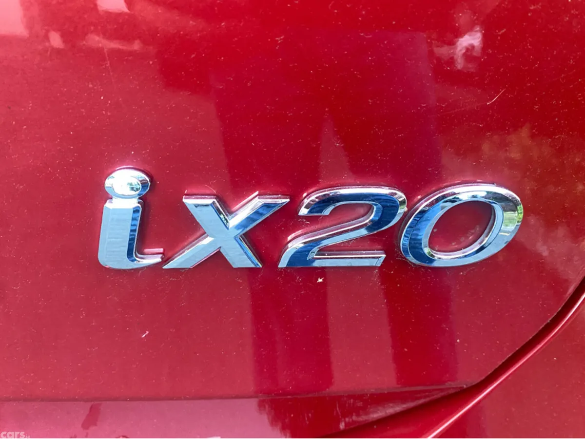 Hyundai ix20 Hatchback, Petrol, 2017, Red