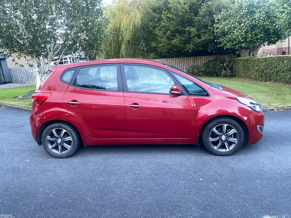 Hyundai ix20 Hatchback, Petrol, 2017, Red
