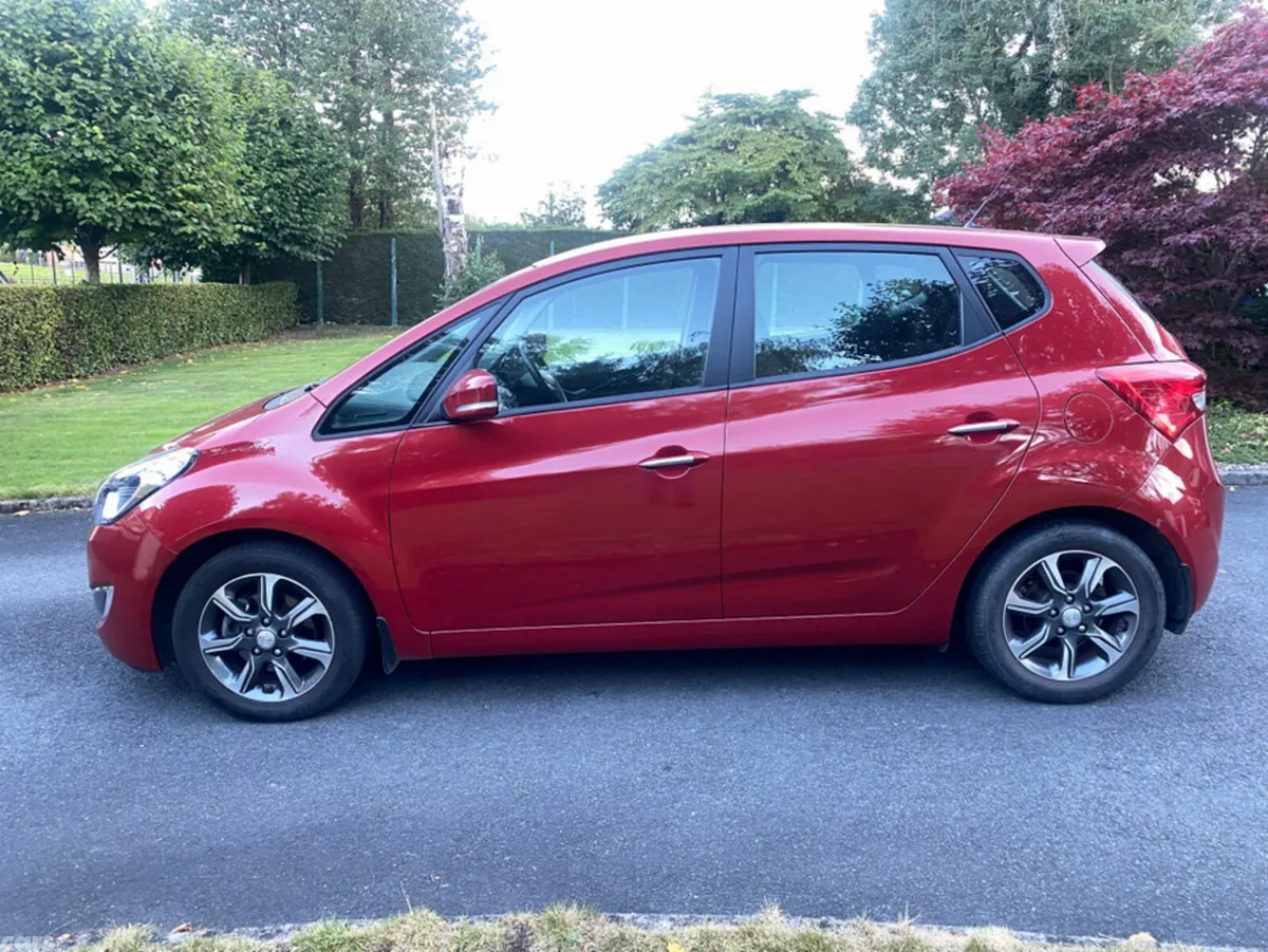 Hyundai ix20 Hatchback, Petrol, 2017, Red