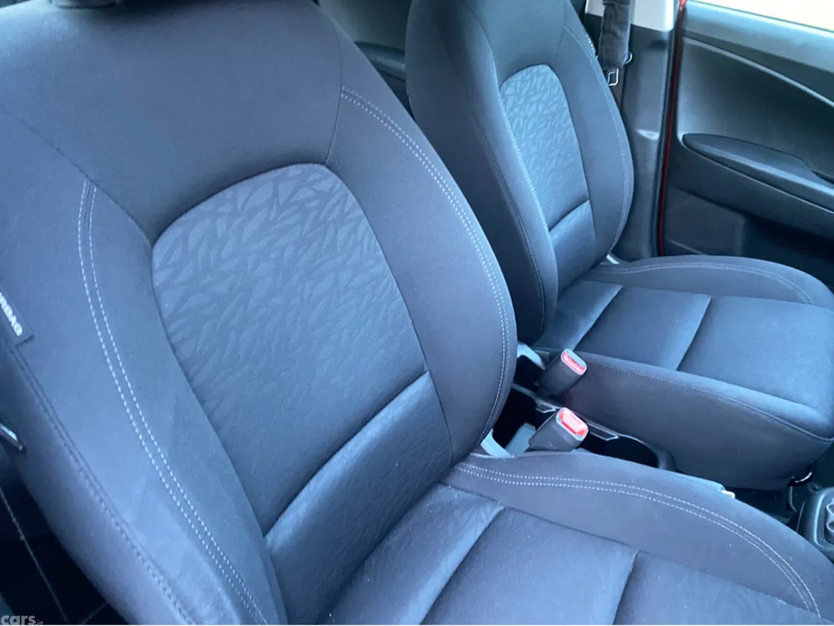 Hyundai ix20 Hatchback, Petrol, 2017, Red