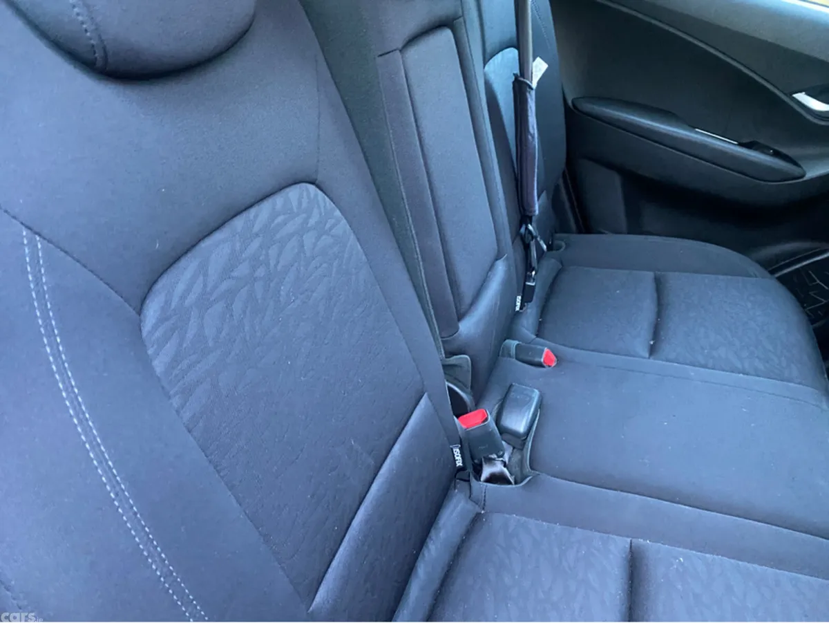 Hyundai ix20 Hatchback, Petrol, 2017, Red