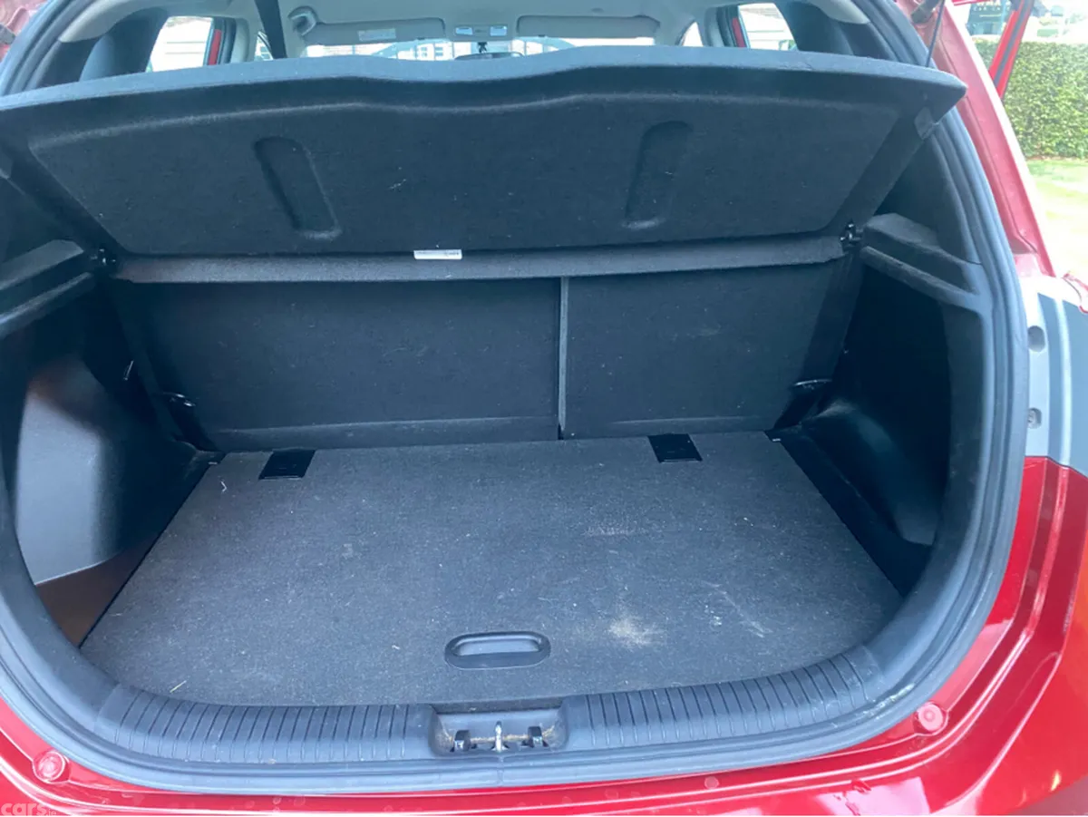 Hyundai ix20 Hatchback, Petrol, 2017, Red