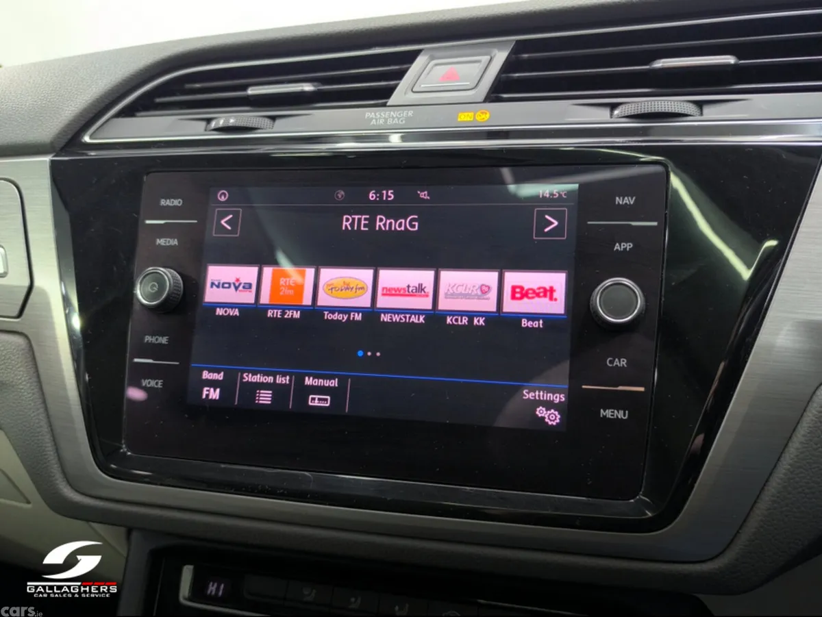 Volkswagen Touran MPV, Diesel, 2018, Black