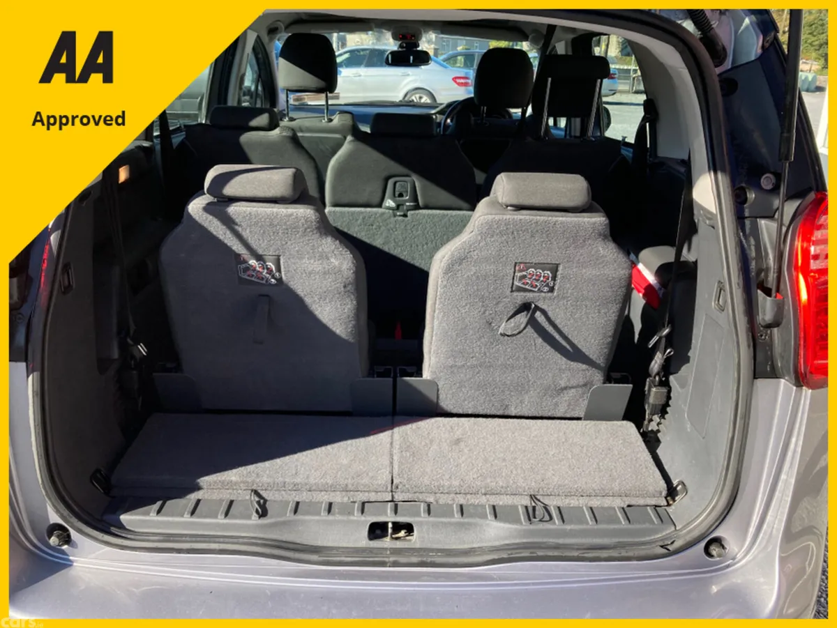 Peugeot 5008 MPV, Diesel, 2016, Grey