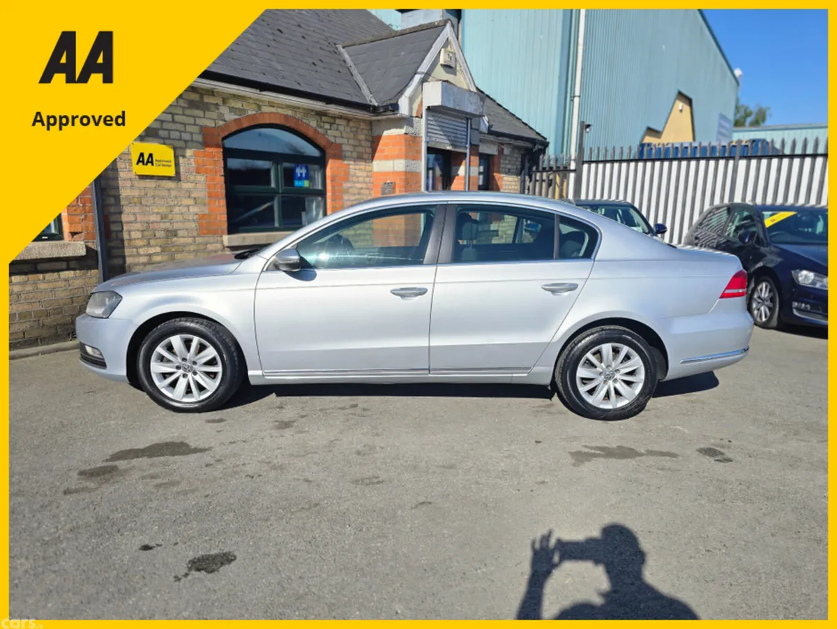 Volkswagen Passat Saloon, Diesel, 2013, Silver