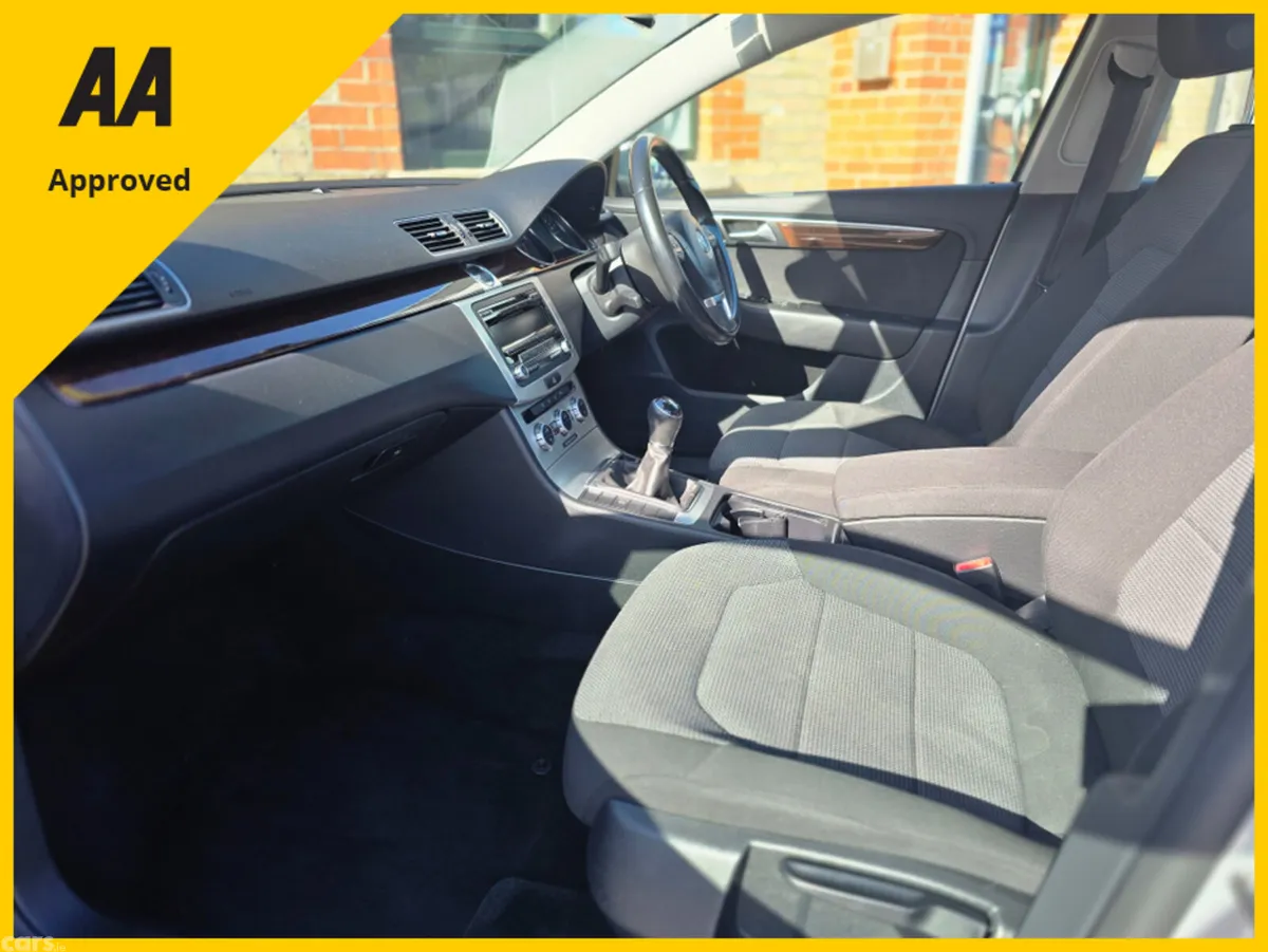 Volkswagen Passat Saloon, Diesel, 2013, Silver