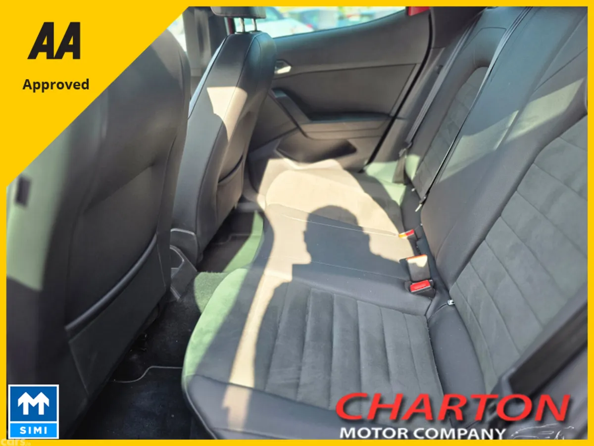 SEAT Arona Hatchback, Petrol, 2019, Red