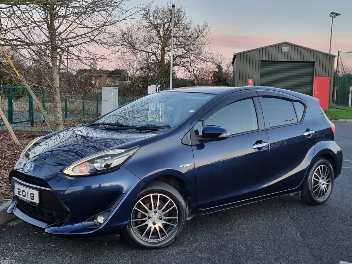 Toyota Aqua Hatchback, Petrol Hybrid, 2019, Blue