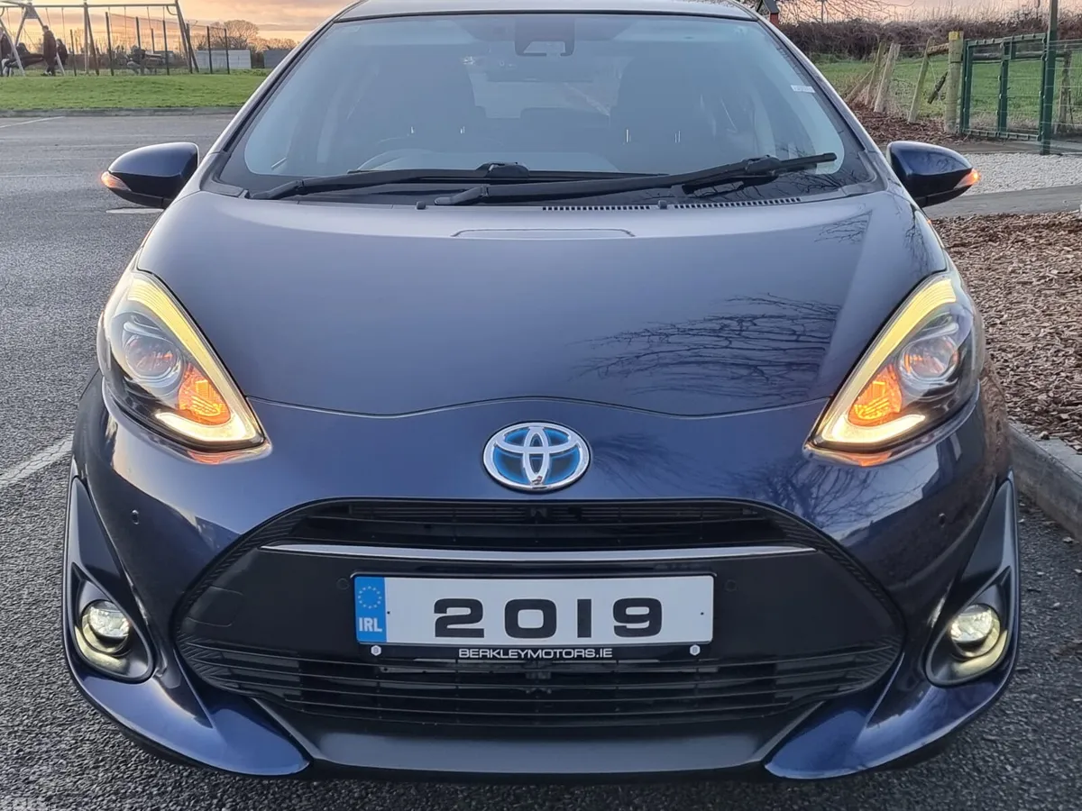 Toyota Aqua Hatchback, Petrol Hybrid, 2019, Blue