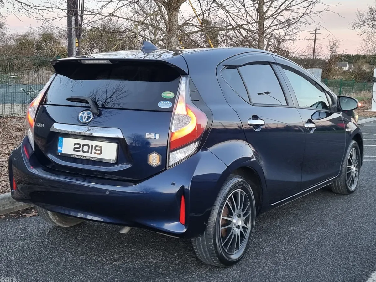 Toyota Aqua Hatchback, Petrol Hybrid, 2019, Blue