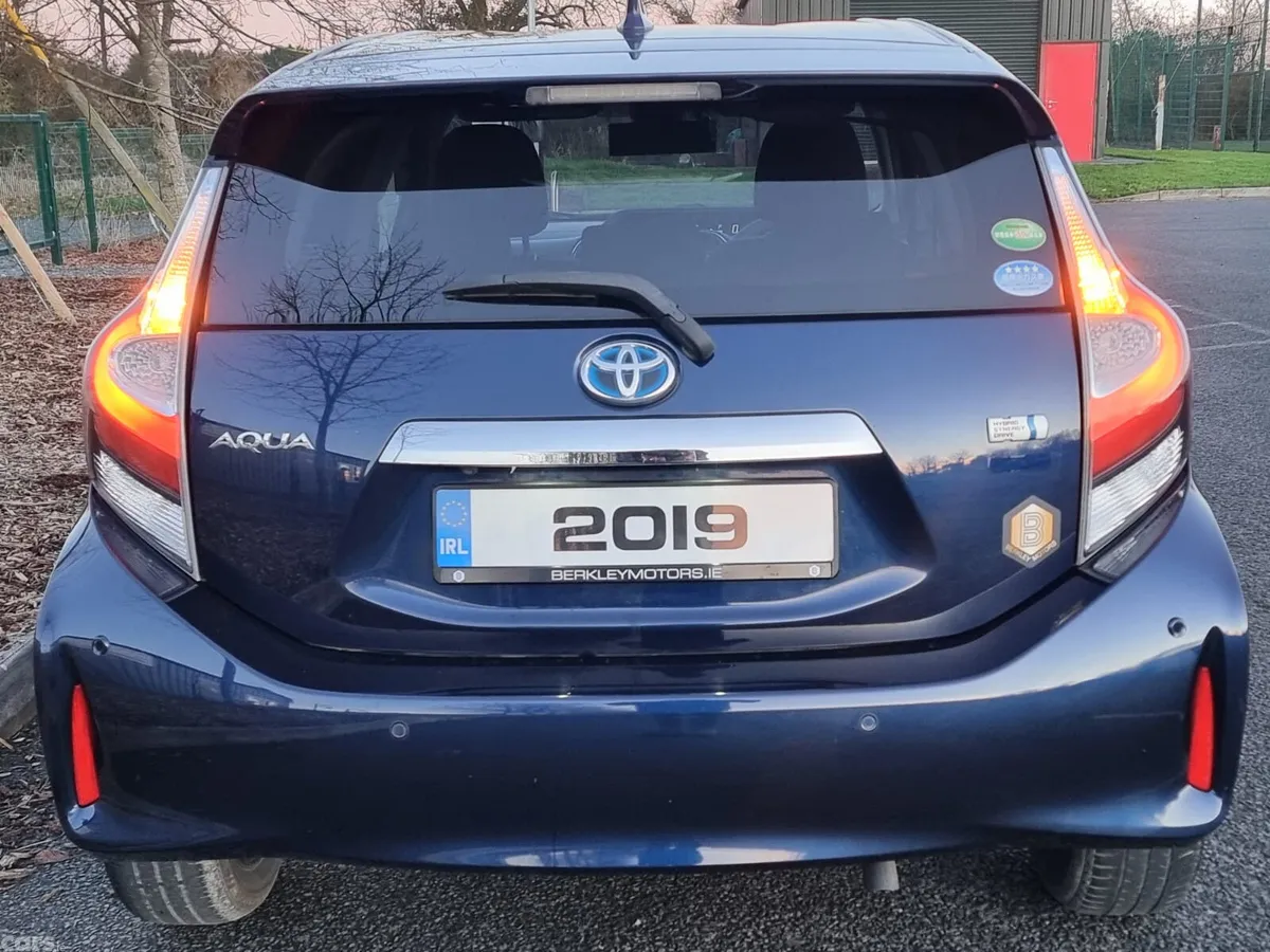 Toyota Aqua Hatchback, Petrol Hybrid, 2019, Blue