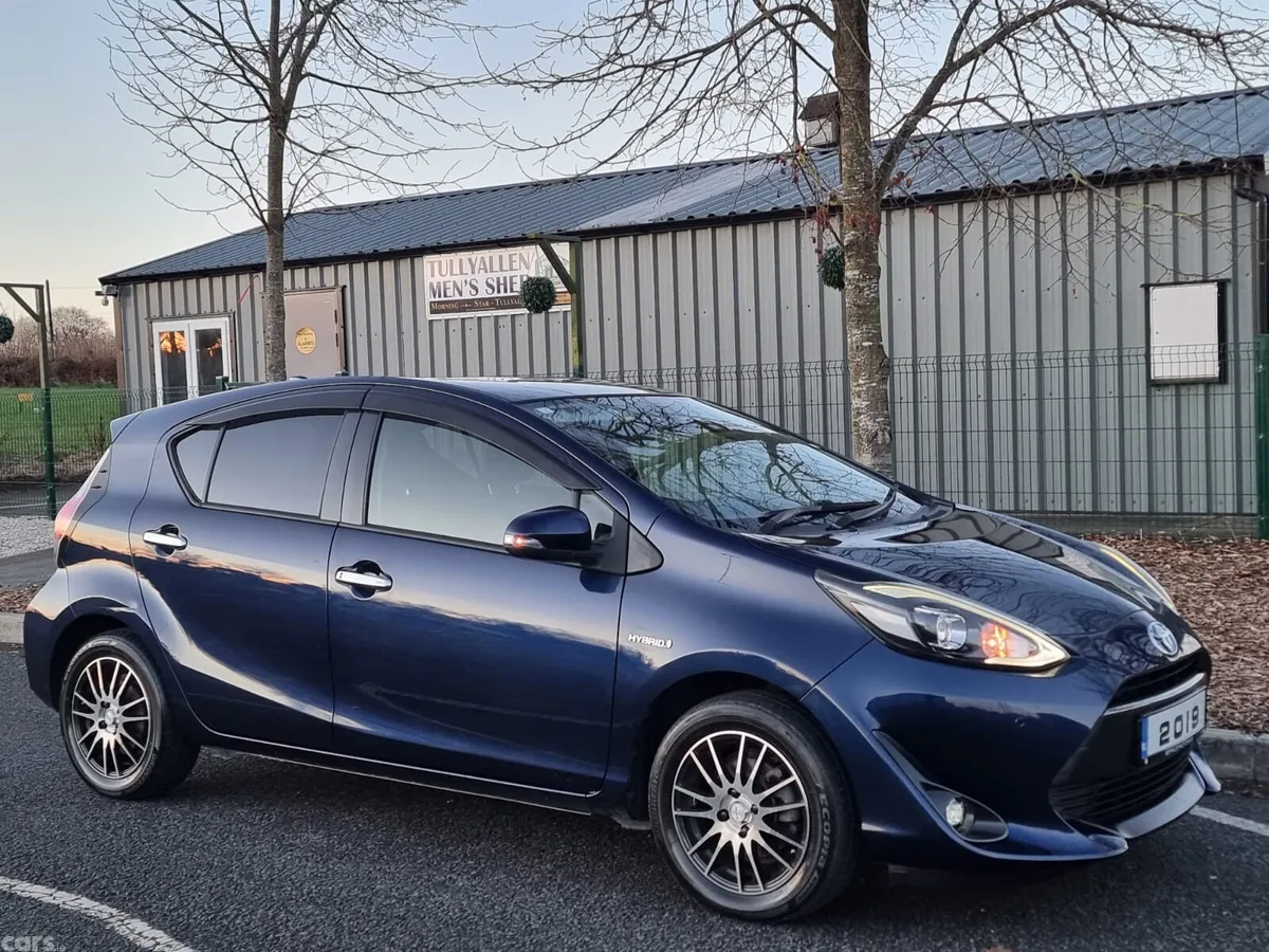 Toyota Aqua Hatchback, Petrol Hybrid, 2019, Blue