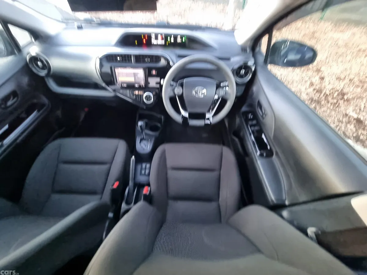 Toyota Aqua Hatchback, Petrol Hybrid, 2019, Blue