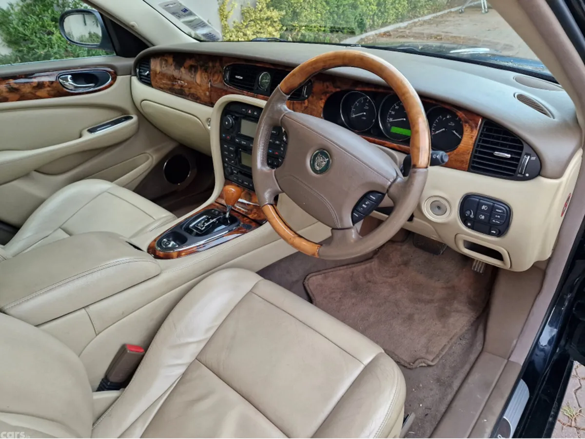 Jaguar XJ Saloon, Petrol, 2006, Black