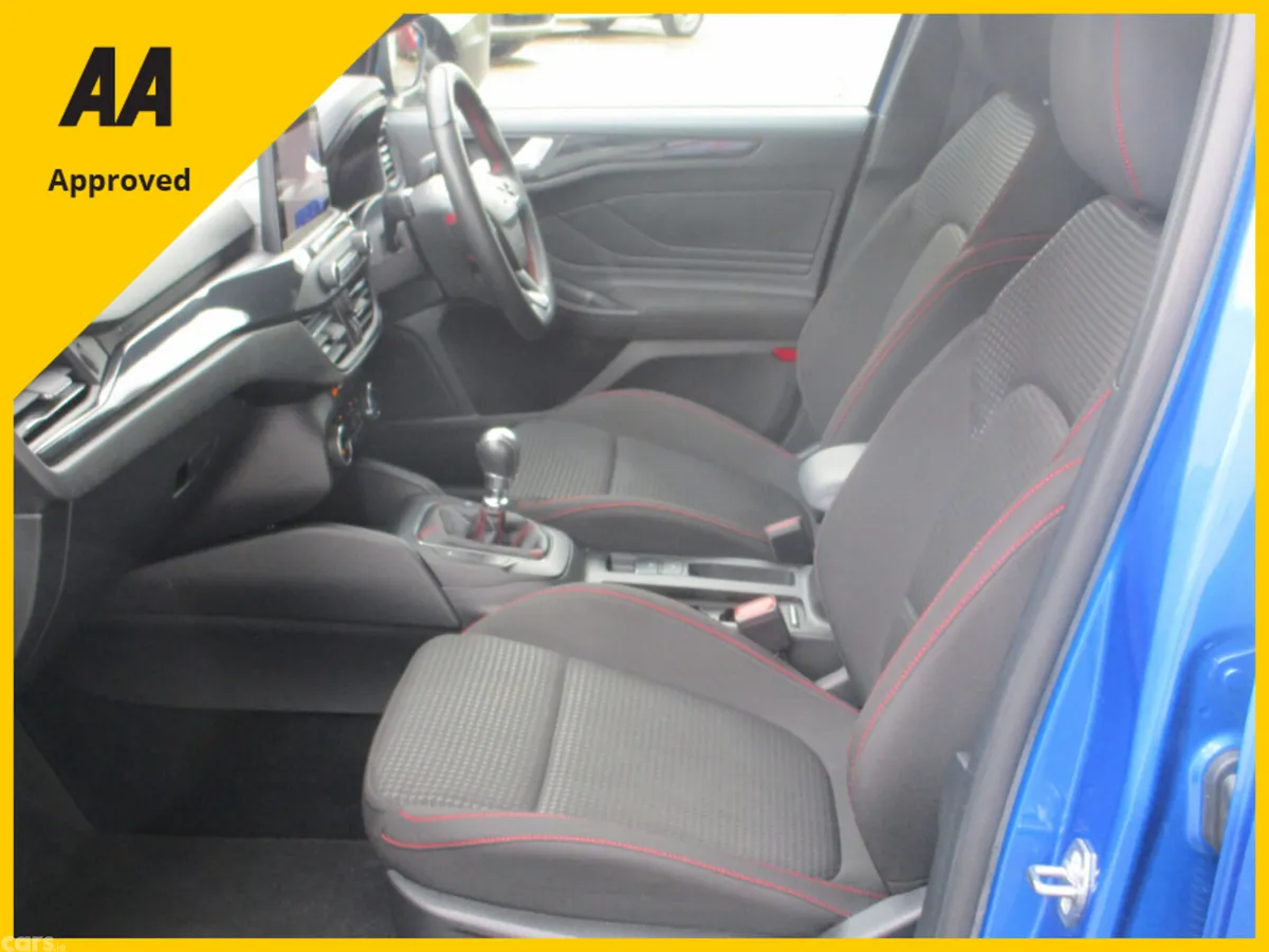 Ford Focus Hatchback, Petrol, 2022, Blue