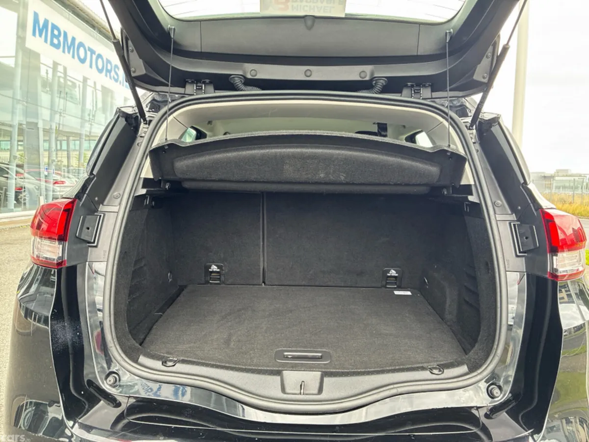 Renault Scenic Hatchback, Diesel, 2019, Black