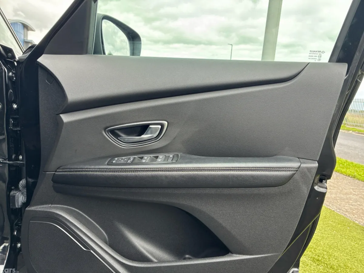 Renault Scenic Hatchback, Diesel, 2019, Black
