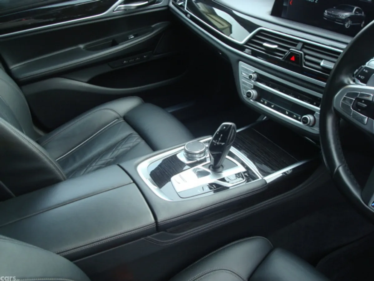 BMW 7-Series Saloon, Petrol Plug-in Hybrid, 2019, Black