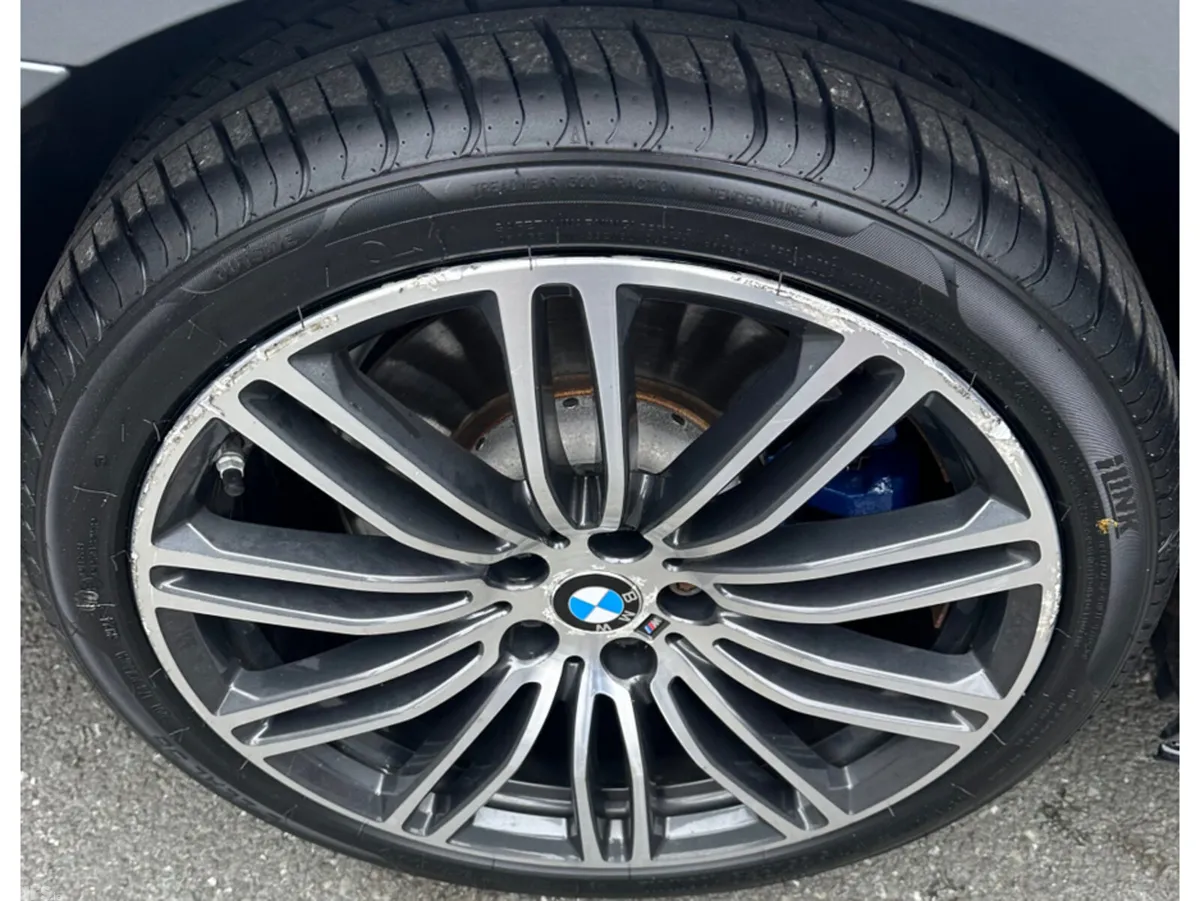 BMW 5-Series Saloon, Petrol Hybrid, 2019, Blue