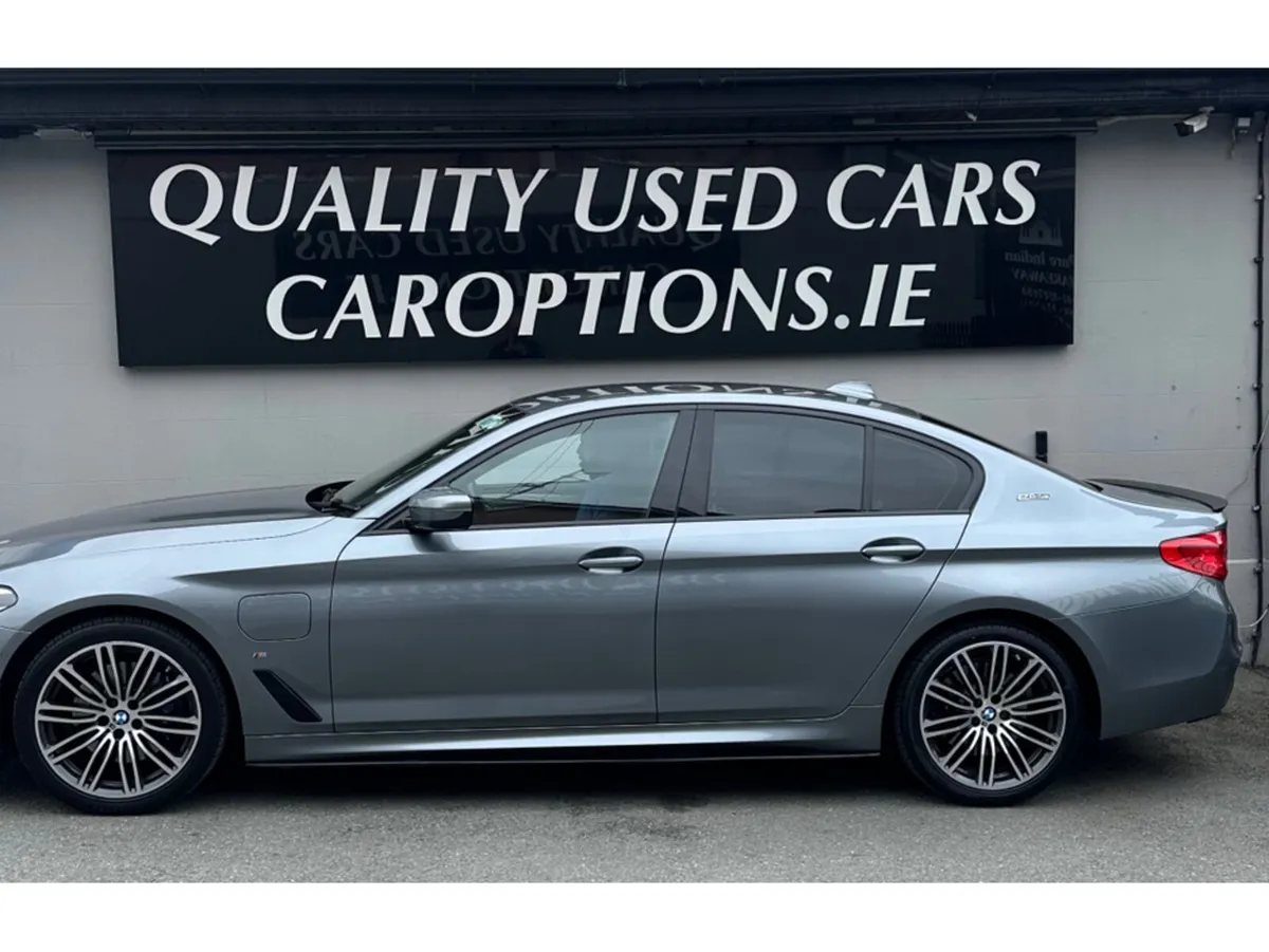 BMW 5-Series Saloon, Petrol Hybrid, 2019, Blue