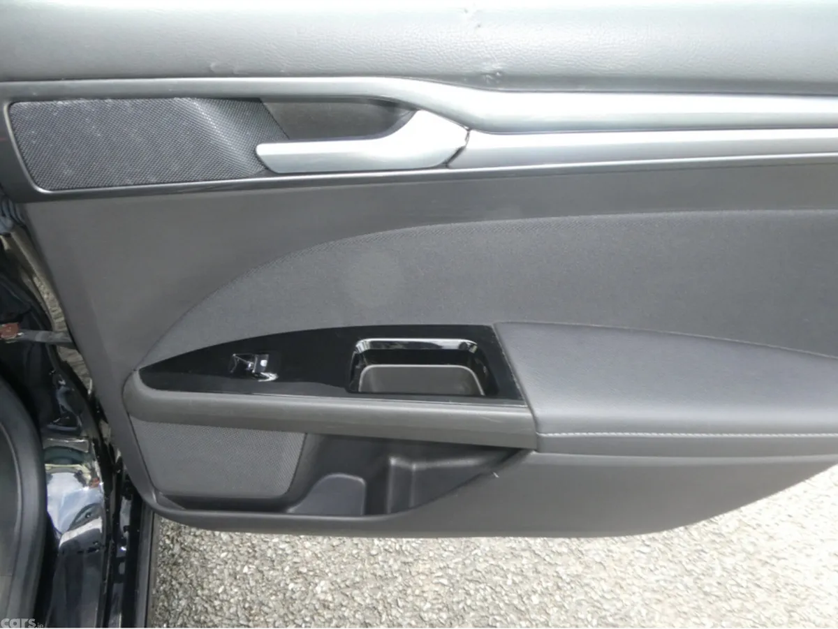 Ford Mondeo Hatchback, Diesel, 2019, Black