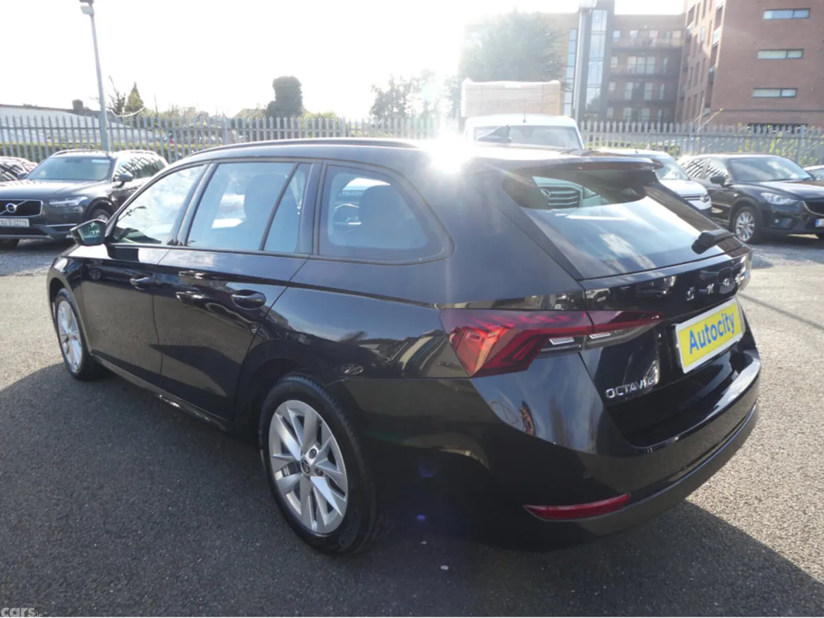 Skoda Octavia Estate, Diesel, 2022, Black